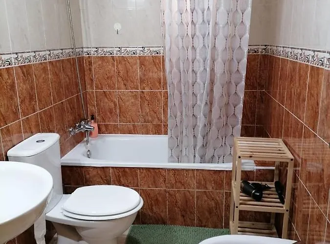 Sunny With Pool Center דירה